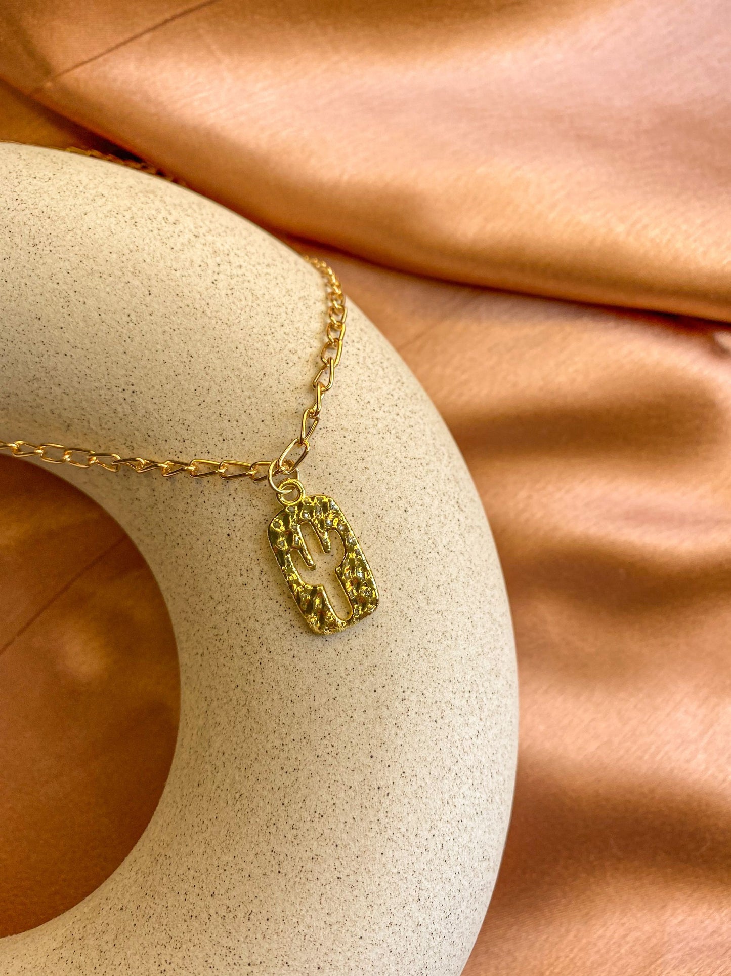 Gold Hammered Cactus Thick Chain Necklace