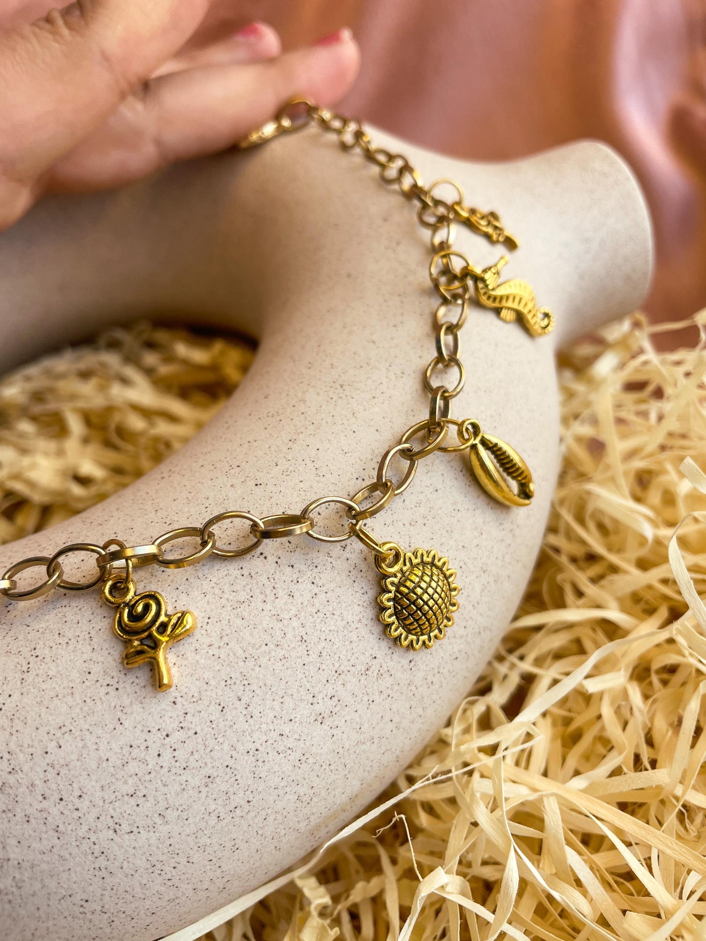 Antique Gold Link Charms Bracelet 1
