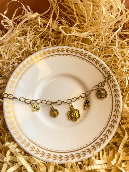 Antique Gold Link Charms Bracelet 5