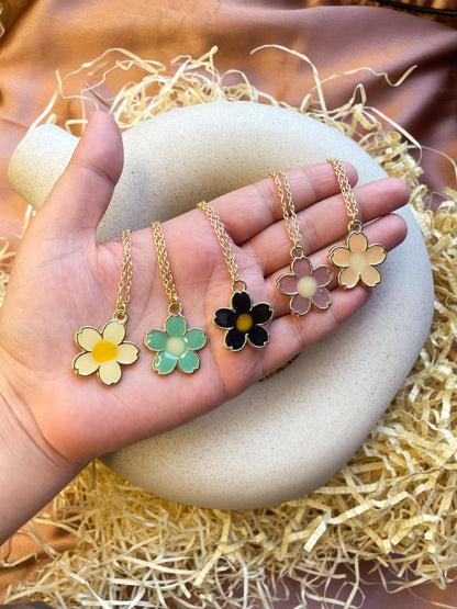 Glossy Flower Enamel Golden Necklace: Black