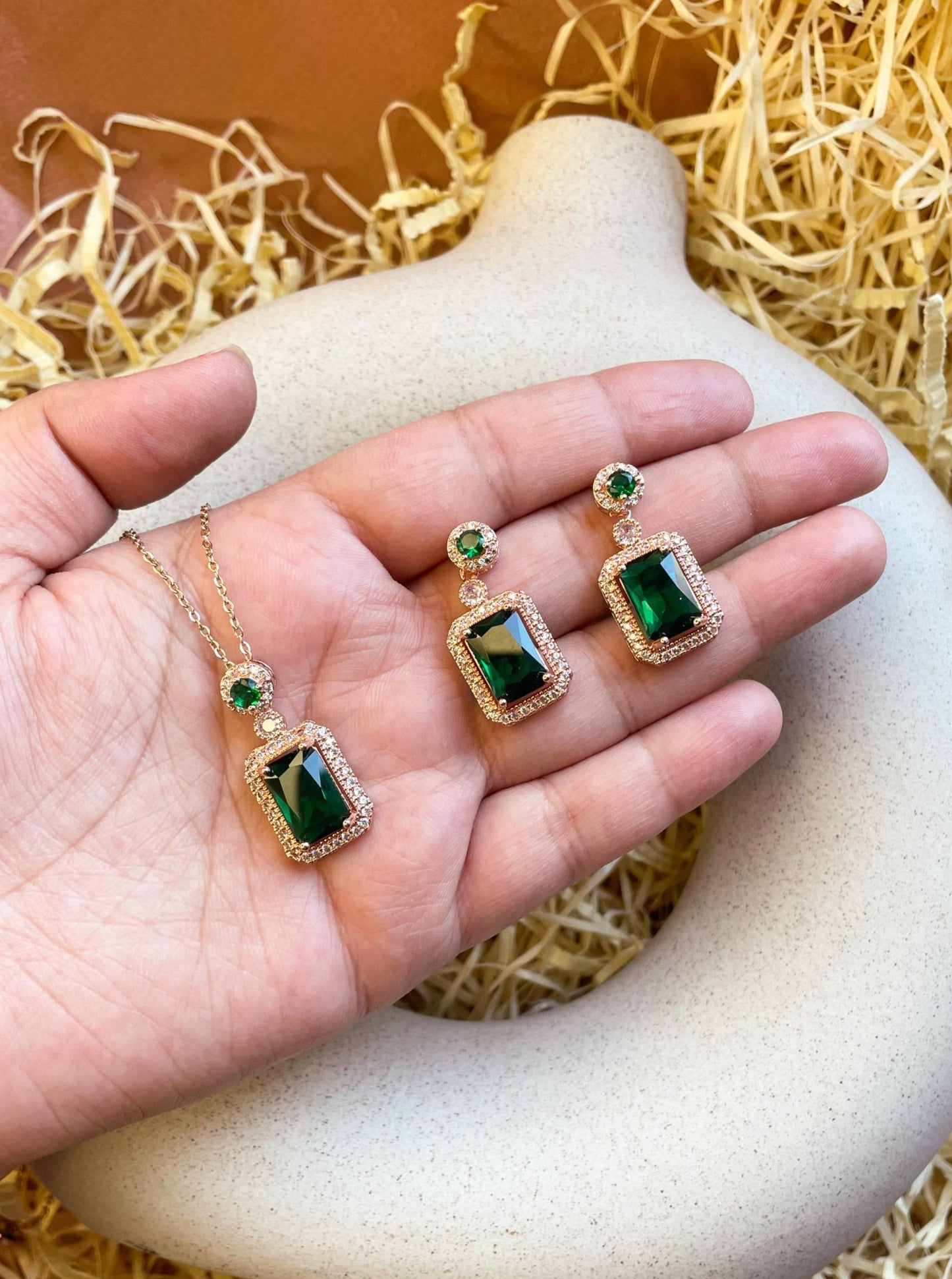 Regal Victorian Green Gemstone Necklace With Earrings Set