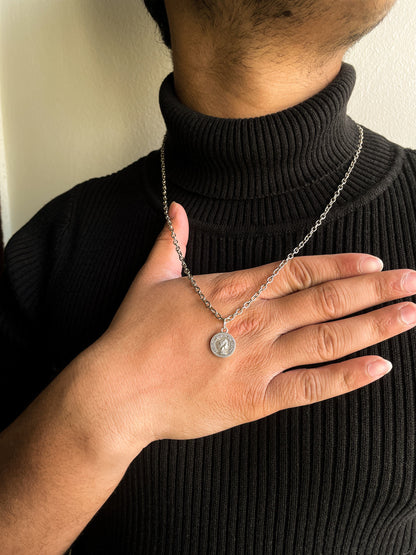 Shiny Elizabeth Coin Silver Pendant With Chain