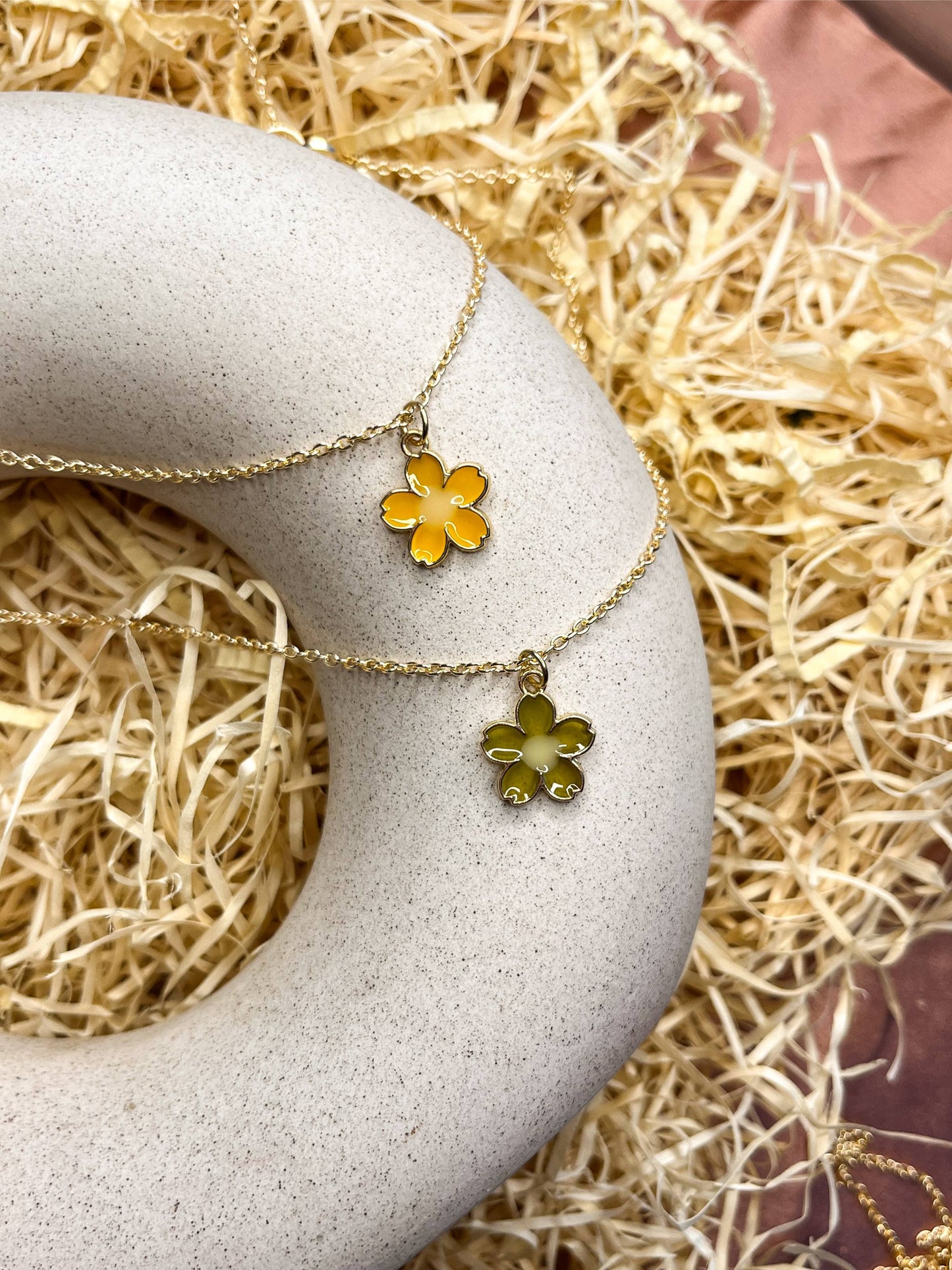 Small Glossy Flower Enamel Golden Necklace: Yellow