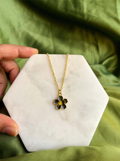 Small Glossy Flower Enamel Golden Necklace: Black