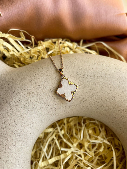 Mother of Pearl Double Sided Clover Waterproof Necklace: Golden