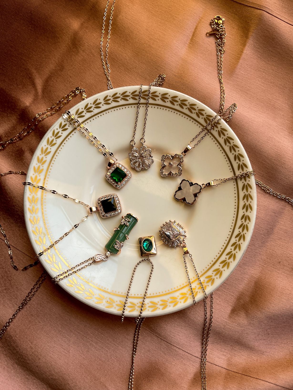 Regal Emerald Treasure Waterproof Necklace: Antique Gold