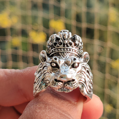 Crowned Lion Silver Oxidized Ring | Waterproof | Stainless Steel
